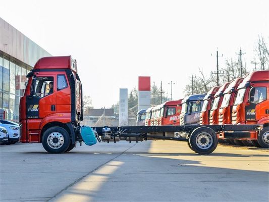 FAW Jiefang J6G Medium Lorry Truck 6x2 Van 7-10 Ton 8 Wheeler Fence Truck Transport Vehicle