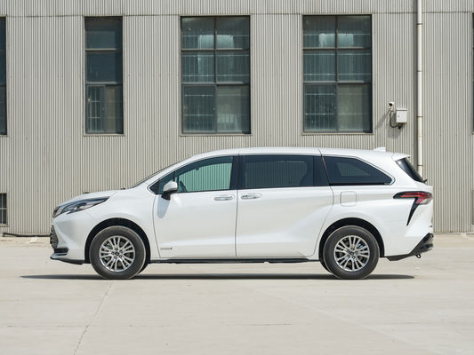 Seats Toyota SIENNA HEV Four-Wheel Hybrid Electric MPV with Copilot Seat Adjustment