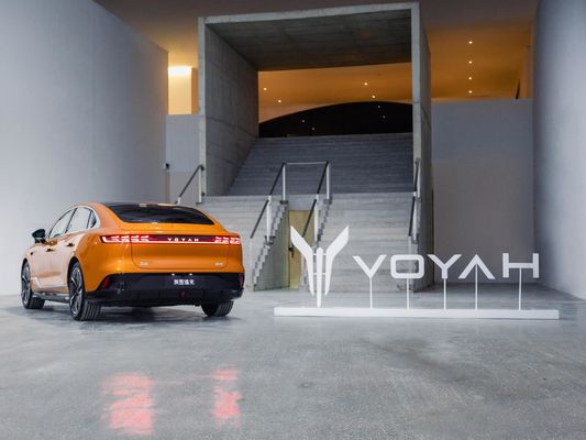 2024 Voyah Zhuiguang Electric Sedan Standard 5 Seats EV Vehicle 5 Colors 3000 mm Wheelbase