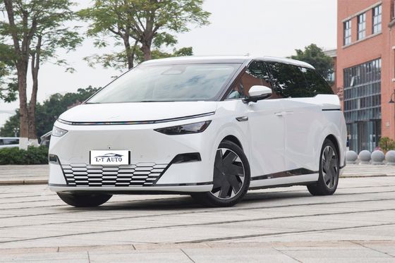 Large Family MPV Xpeng X9 Electric 702KM NEDC Ultra Long Range 7 Seats Energy Vehicle