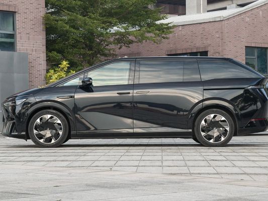 Xpeng X9 's Best Large MPV EV Car with 702Km Ultra Long Range and Fast Charge Time